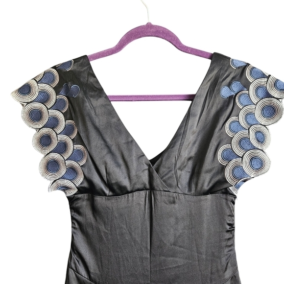 Karen Millen Black Silk Embroidered Kimono Sleeve Fit Flare Cocktail Sz 4 - Picture 3 of 11